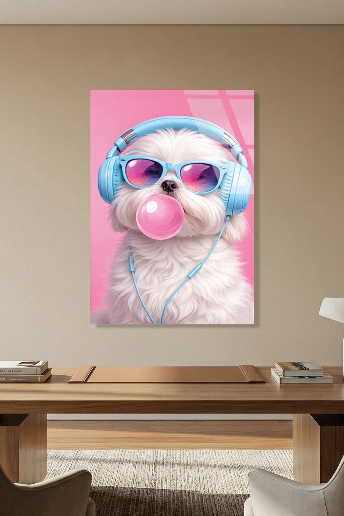 Kulaklıklı ve Sakız Şişiren Tatlı Shih Tzu Köpek Cam Tablo