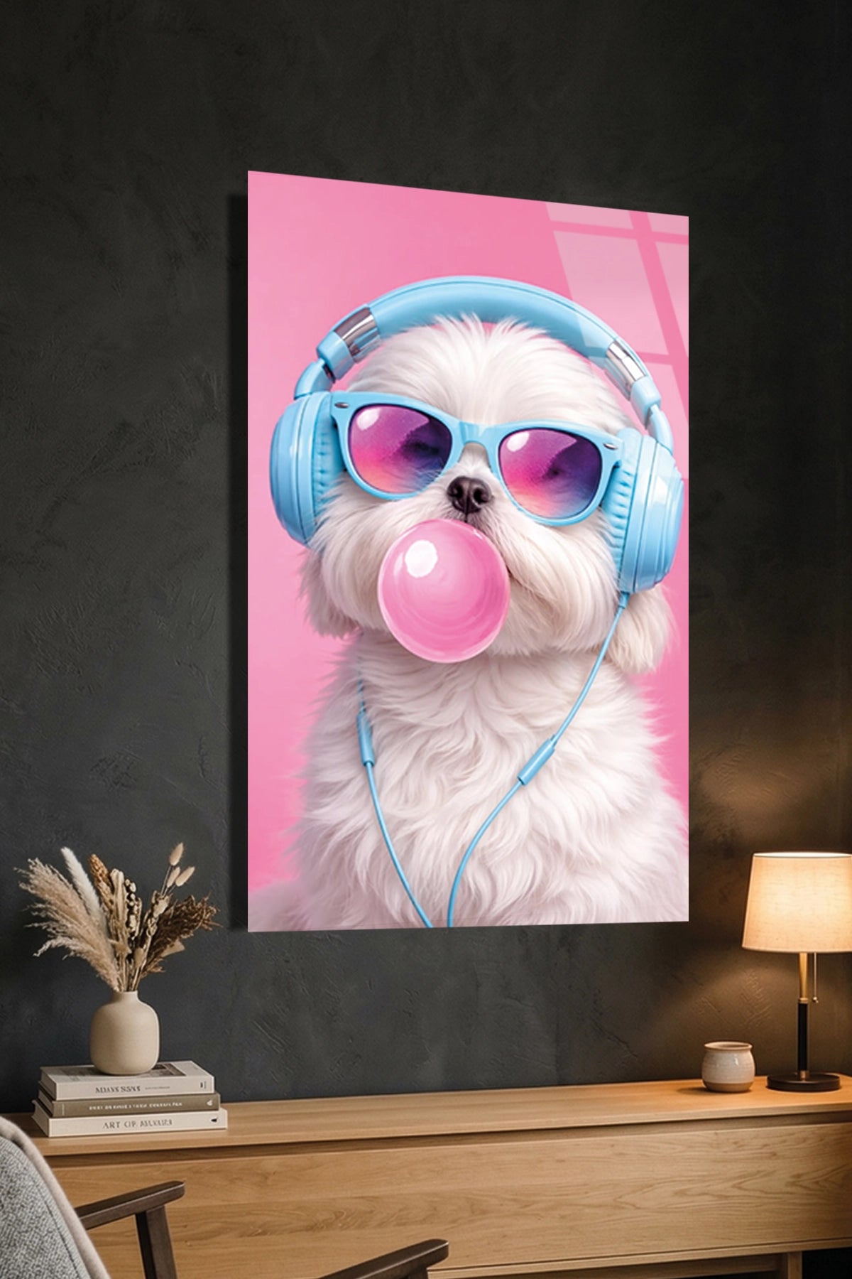 Kulaklıklı ve Sakız Şişiren Tatlı Shih Tzu Köpek Cam Tablo