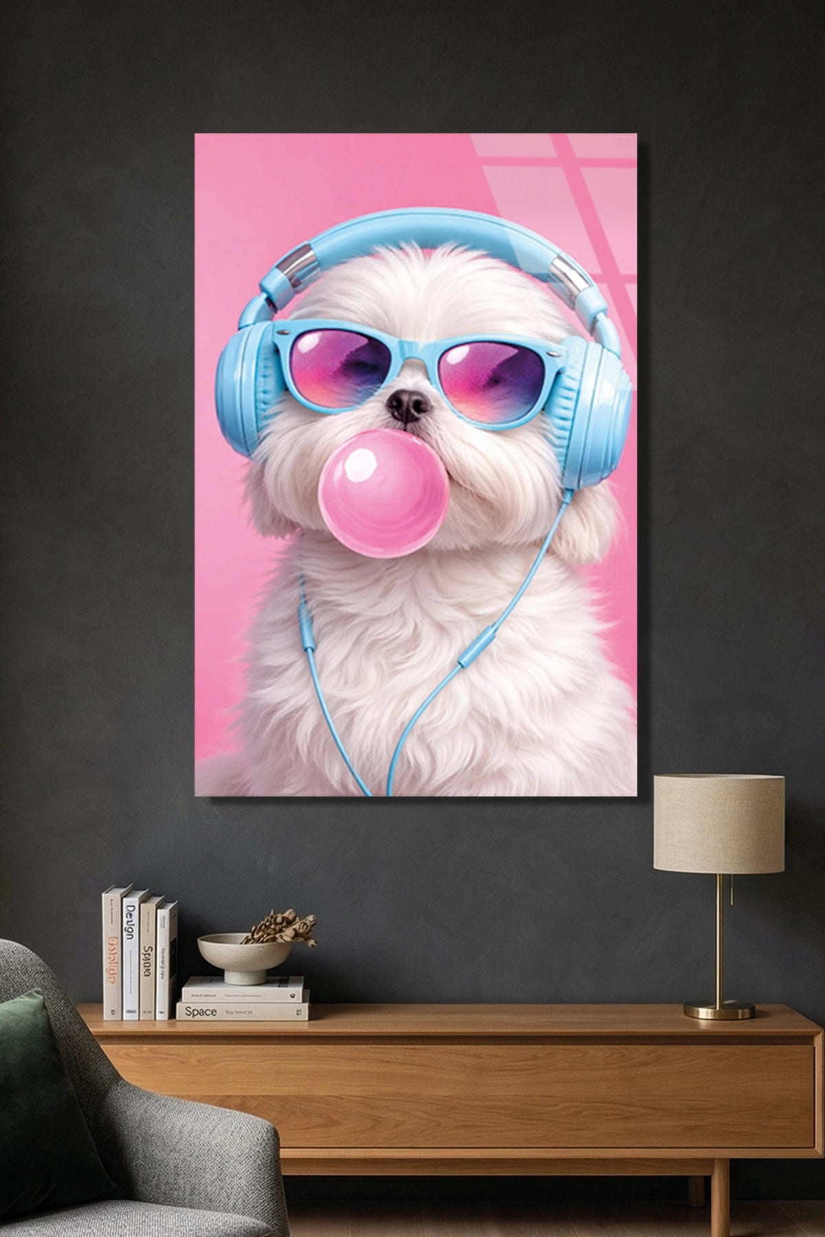 Kulaklıklı ve Sakız Şişiren Tatlı Shih Tzu Köpek Cam Tablo