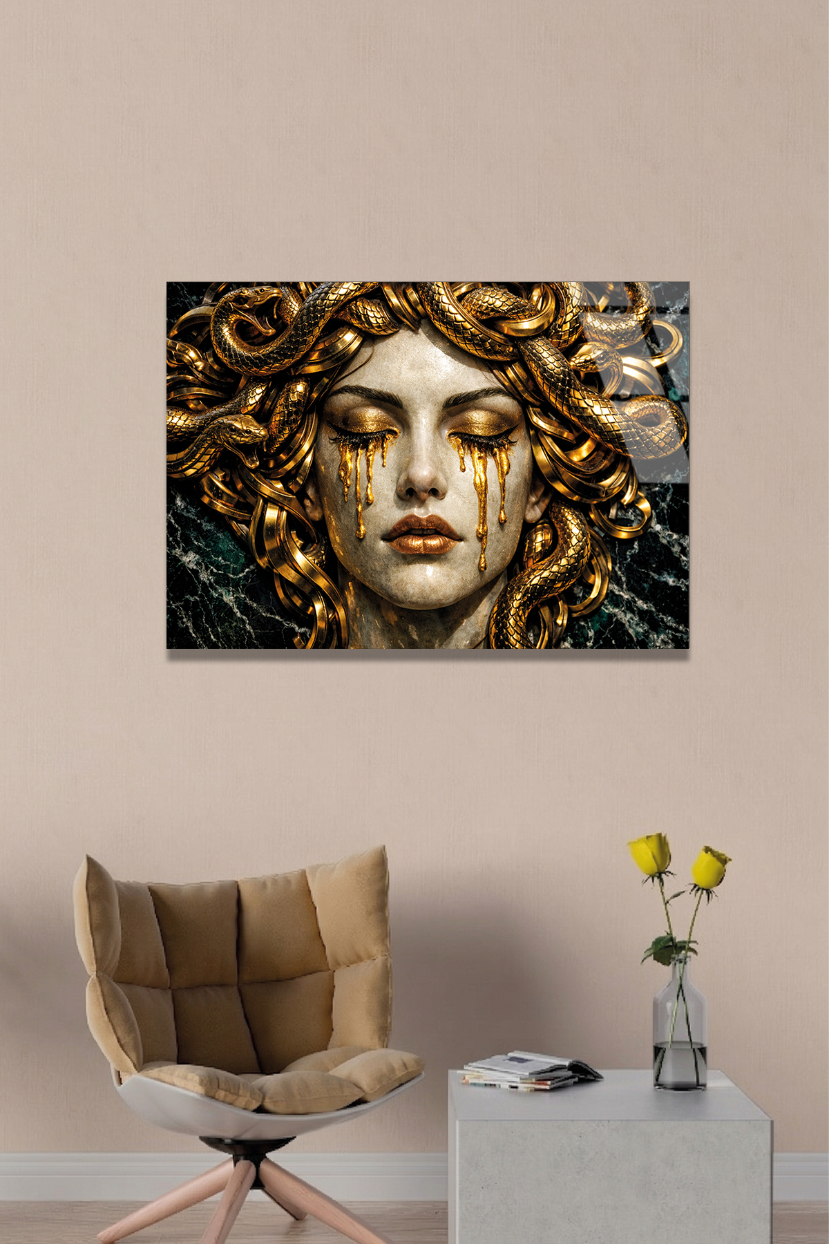 Medusa’nın Altın Bakışı Cam Tablo | Vitraum