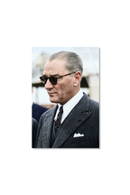 Mustafa Kemal Atatürk Karizmatik Portre Cam Tablo