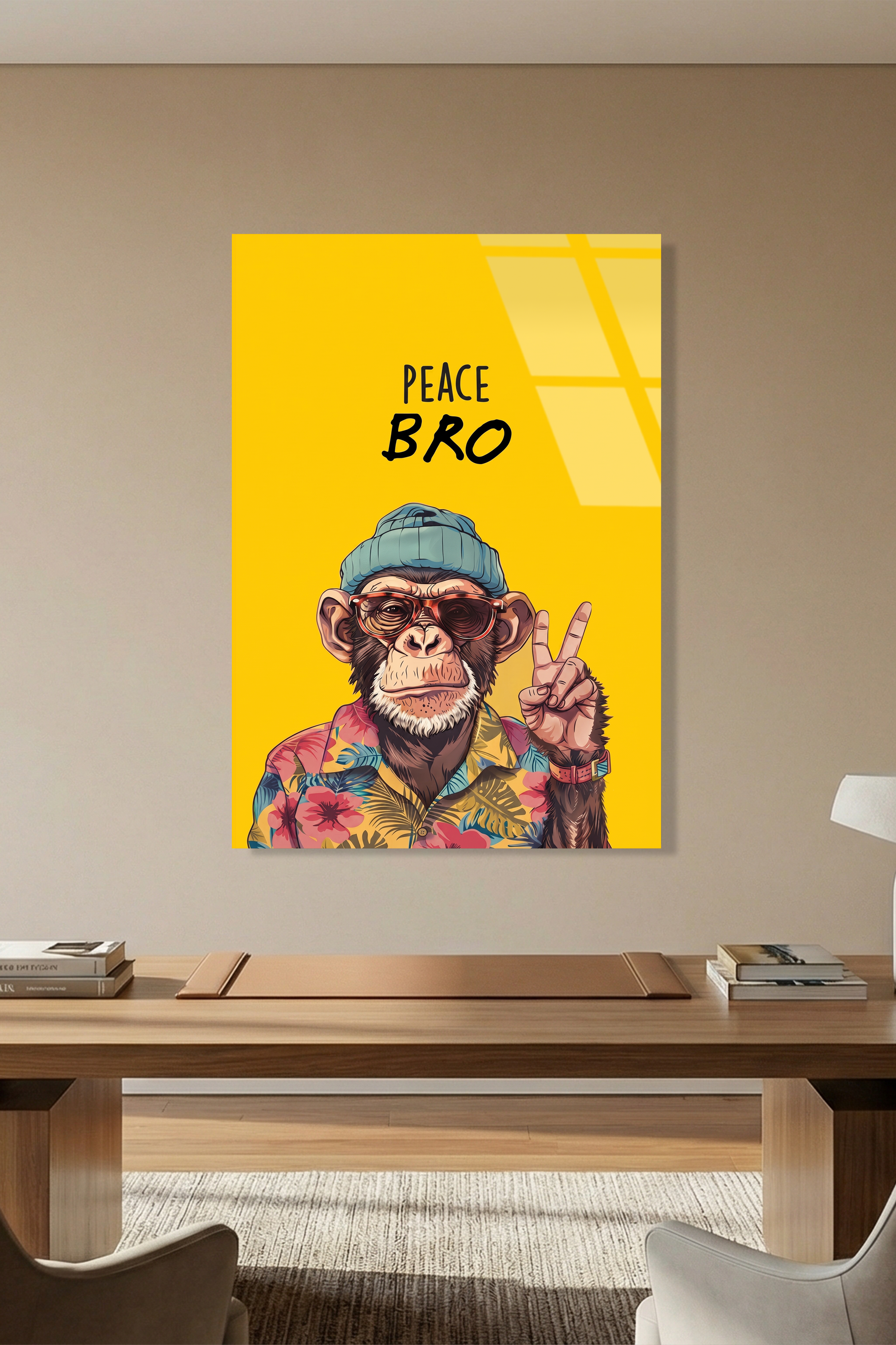 "Peace Bro" Yazılı Gözlüklü ve Bereli Havalı Maymun Cam Tablo