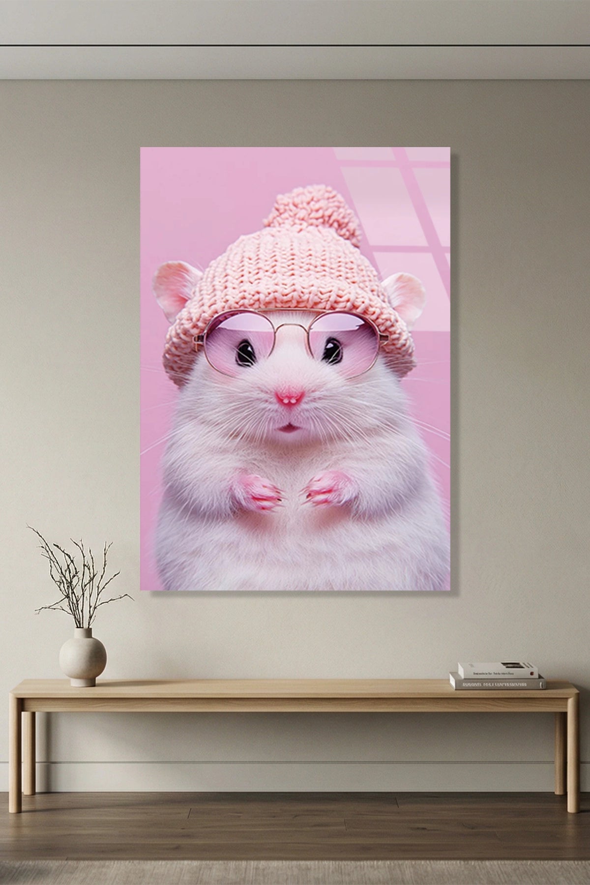 Pembe Gözlüklü ve Şapkalı Sevimli Hamster İllüstrasyonu Cam Tablo