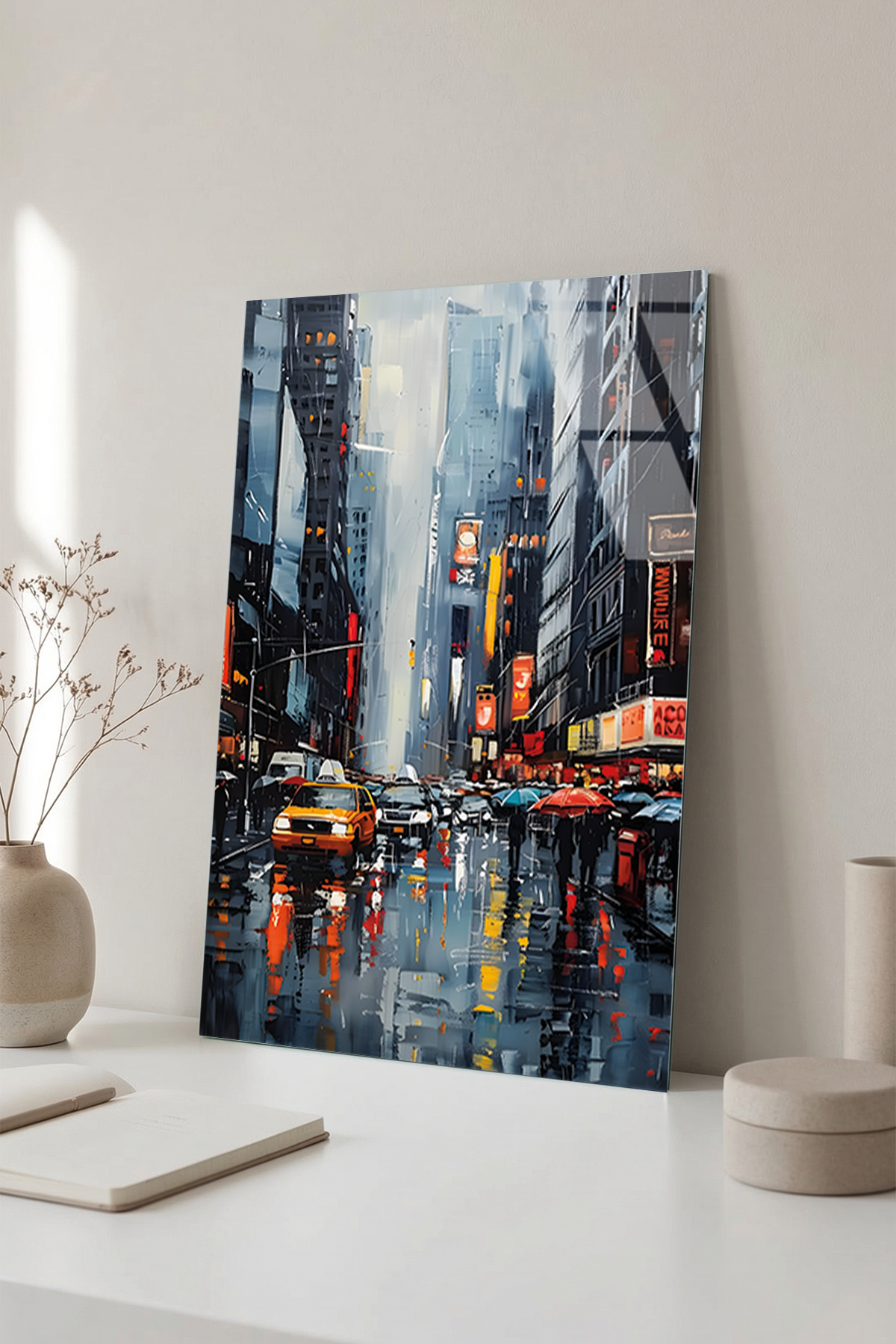 Yağmurlu New York Caddesi ve Sarı Taksiler Cam Tablo